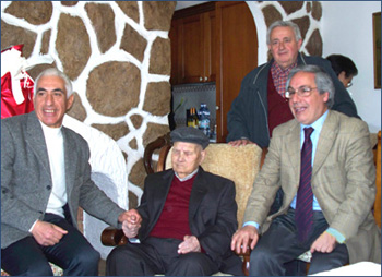 Sebastiano Mossa festeggiato dal Sindaco L. Ladu e dal Pres. del Consiglio A. Arca
