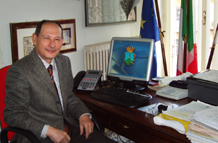 Il Dott. Nino Spanu Il Dott. Nino Spanu