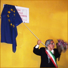 Un momeno della cerimonia di intitolazione della piazza Cardinale Mario Francesco Pompedda