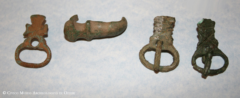 Museo Archeologico di Ozieri - Fibbie alto-medievali(corridoio)