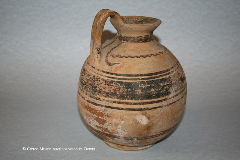 Museo Archeologico di Ozieri - Olpe punica. - Sala III