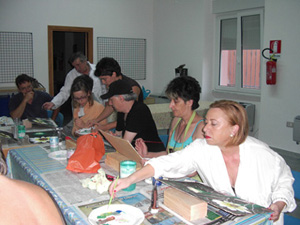 Allievi al lavoro al corso di pittura