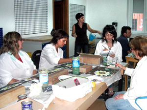 Allievi al lavoro al corso di pittura